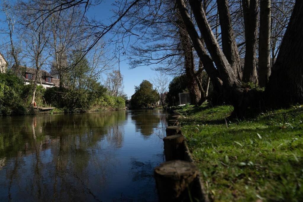 Surrey Hills Escape: Riverside Walks & Quick Links Godalming Ngoại thất bức ảnh