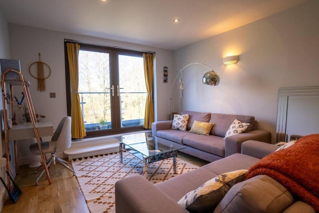 Surrey Hills Escape: Riverside Walks & Quick Links Godalming Ngoại thất bức ảnh